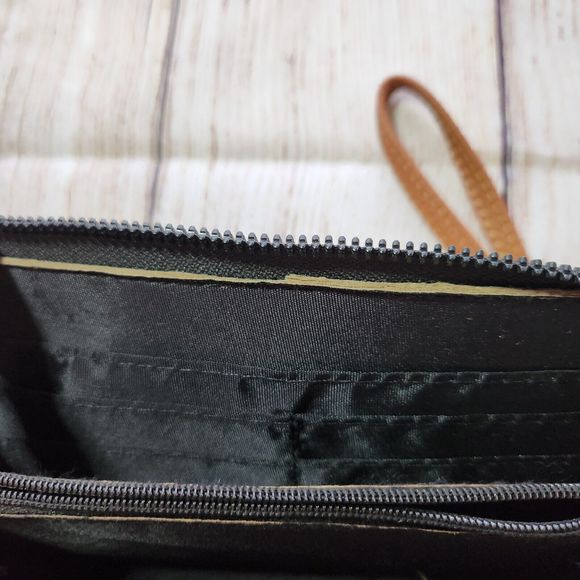 XOXO Wristlet Wallet Zip Vegan Leather Wallet W/ Lots Of Credit Card Slots - Picture 5 of 12